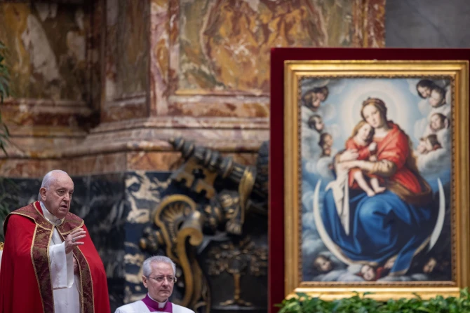 Pope Francis / Mary