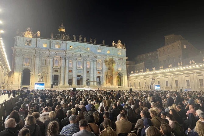 st peter's basilica light display